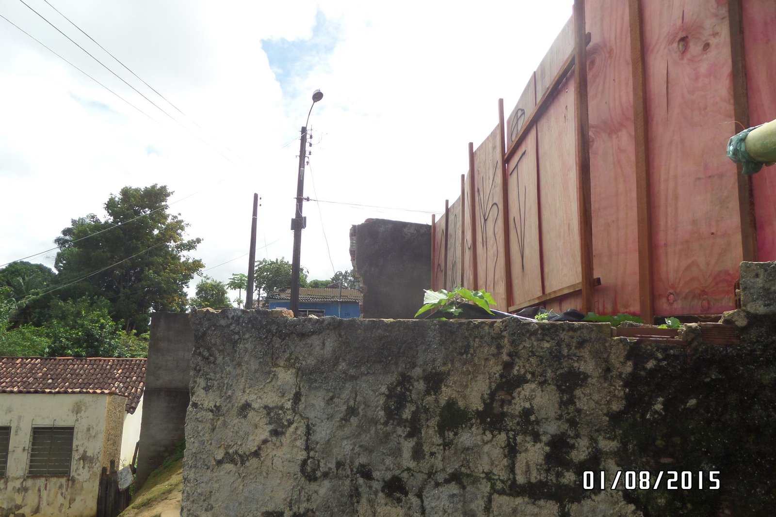 Olinda/PE: Reconstituição de muro de contenção do site OLD001AT